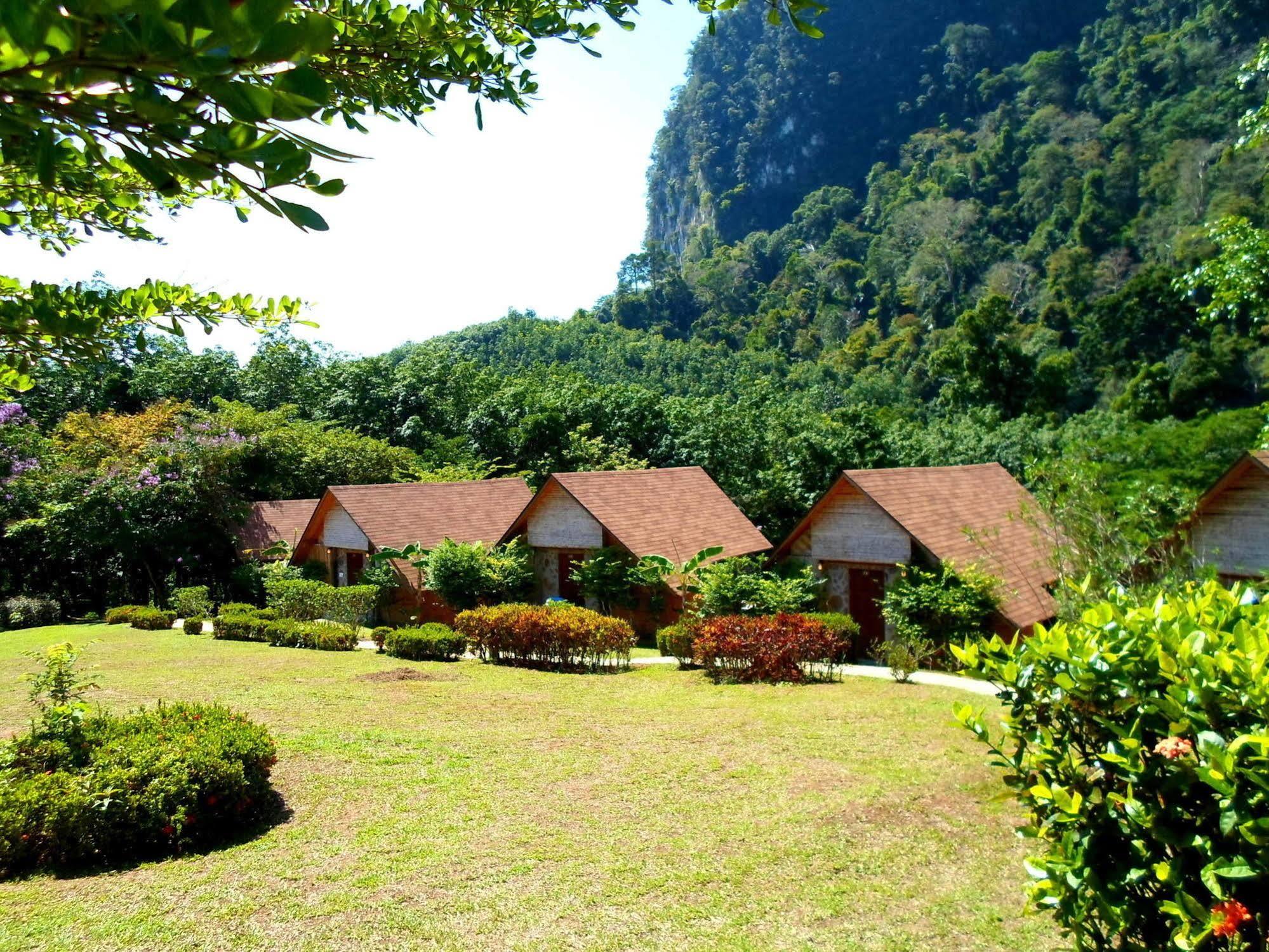 The Cliff & River Jungle Resort Phanom エクステリア 写真