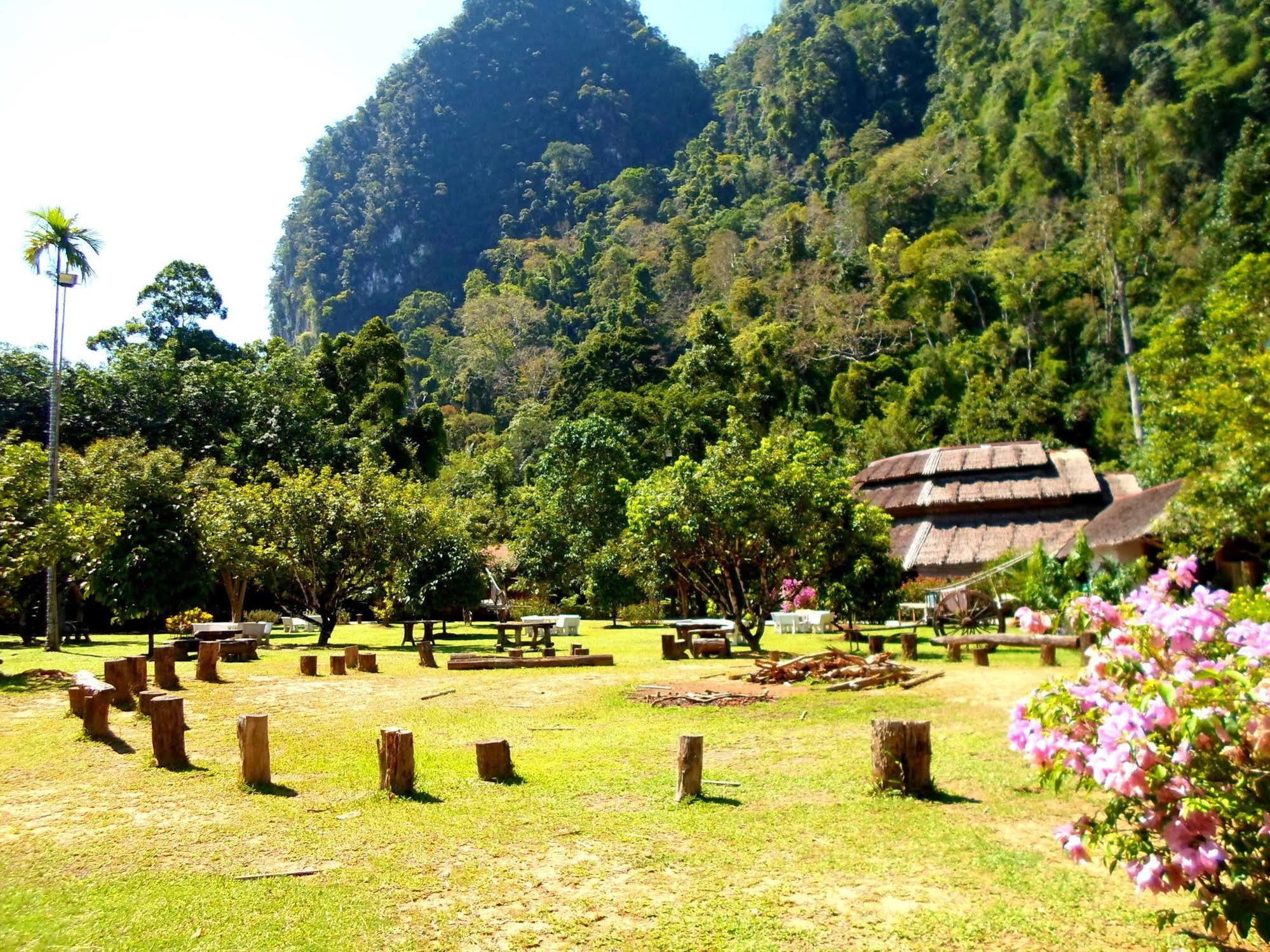 The Cliff & River Jungle Resort Phanom エクステリア 写真